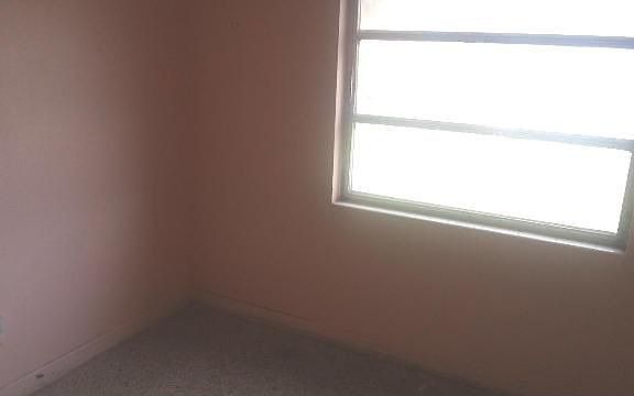 3rd image of 1800 Beecher St