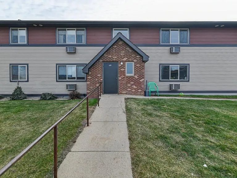 100 Sunset Ln #7 — Photo 1