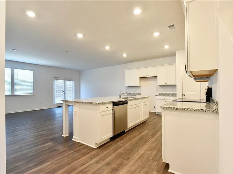 140 Star Ct — Photo 3