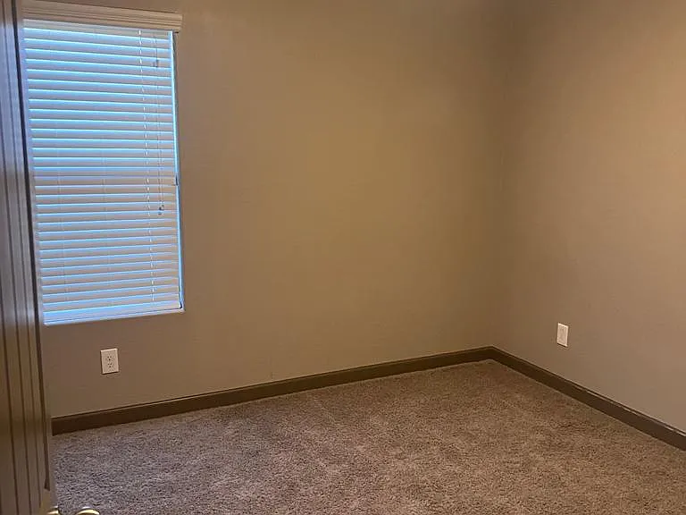 1148 E Barrus Dr — Photo 20