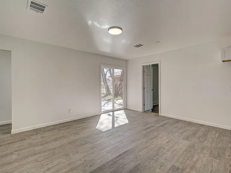 340 NW 91st St — Photo 3