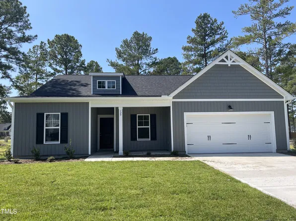 129 Cafe Prince Ct, Raeford, NC 28376
