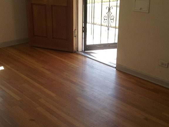 Entrance / Living Room