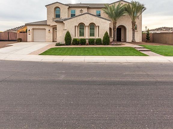 3368 S Rockwell St, Gilbert, AZ 85297
