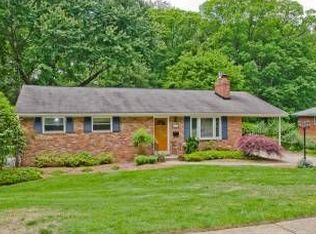 5608 Flag Run Dr, Springfield, VA 22151