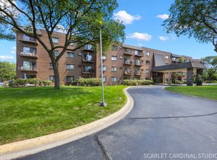 235 Mill Rd APT 204B, Addison, IL 60101