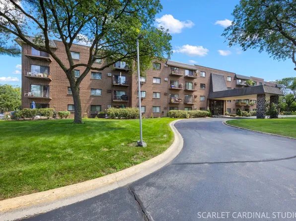235 Mill Rd APT 204B, Addison, IL 60101