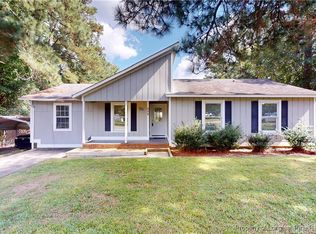 258 Canteberry Dr, Spring Lake, NC 28390