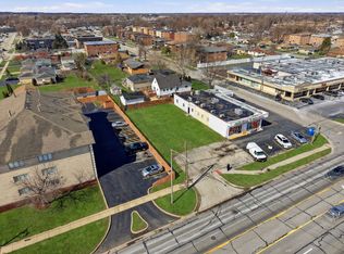 8404 S Roberts Rd, Justice, IL