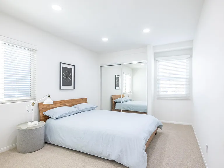 147 N Loreta Walk — Photo 23