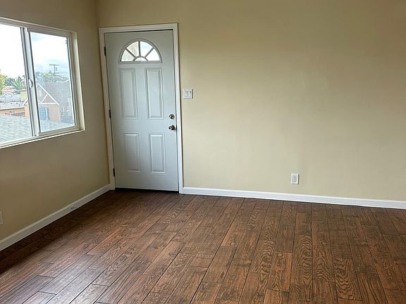 2nd image of 1533 W 80th St APT 6