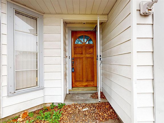 3rd image of 4709 Edison St