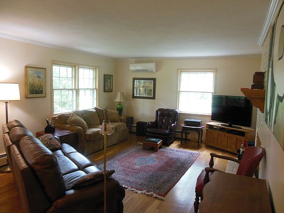 Living room, 26' x 14'