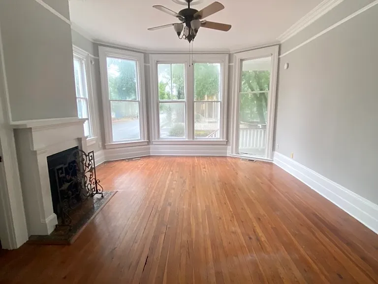 223 W Waldburg St #A — Photo 56