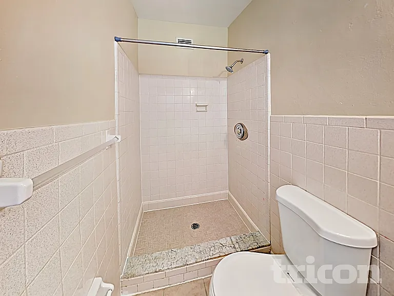 3463 Arbutus Ln — Photo 11