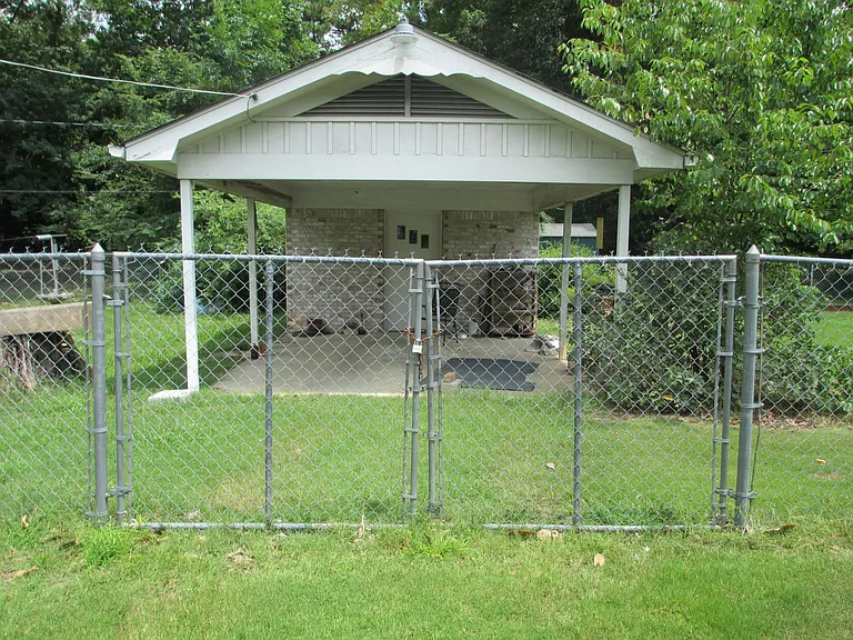 1828 Robins St — Photo 29