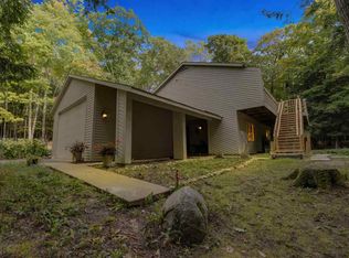 1324 Pinetree Trl, Harbor Springs, MI 49740