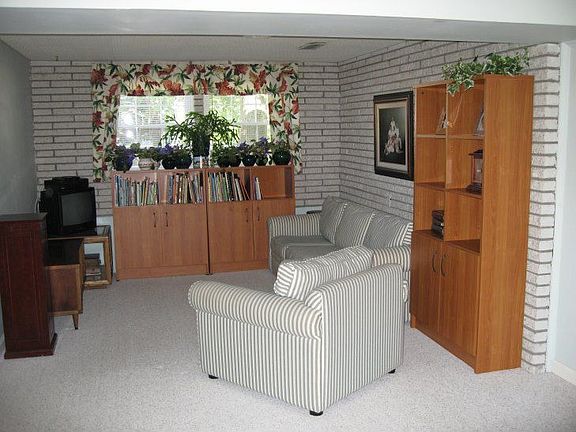 Family Room (real white brick!)