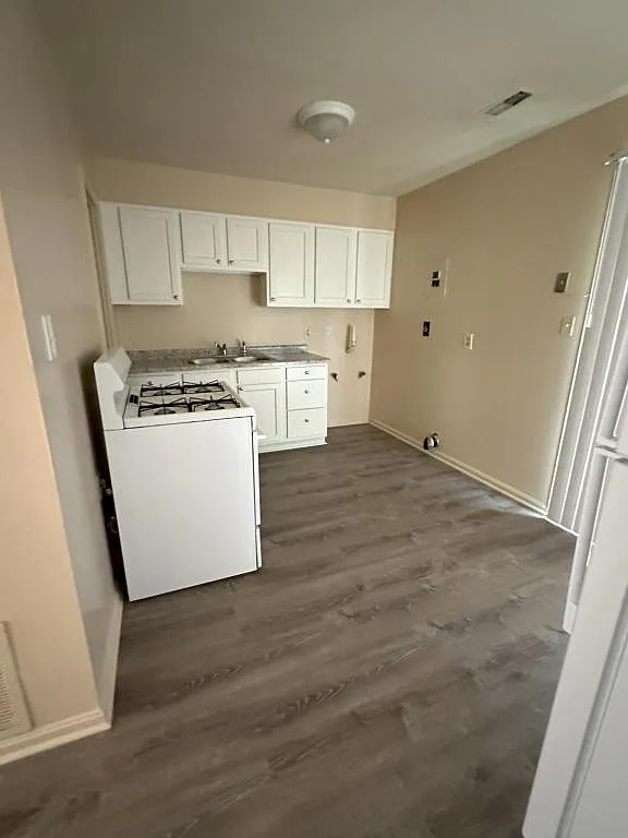 407 Kensington Dr, — Photo 4