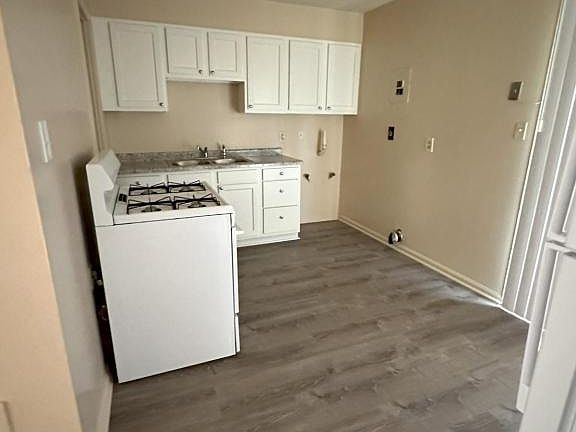 4th image of 407 Kensington Dr