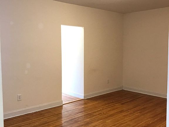 2nd image of 4545 46th St APT 4H