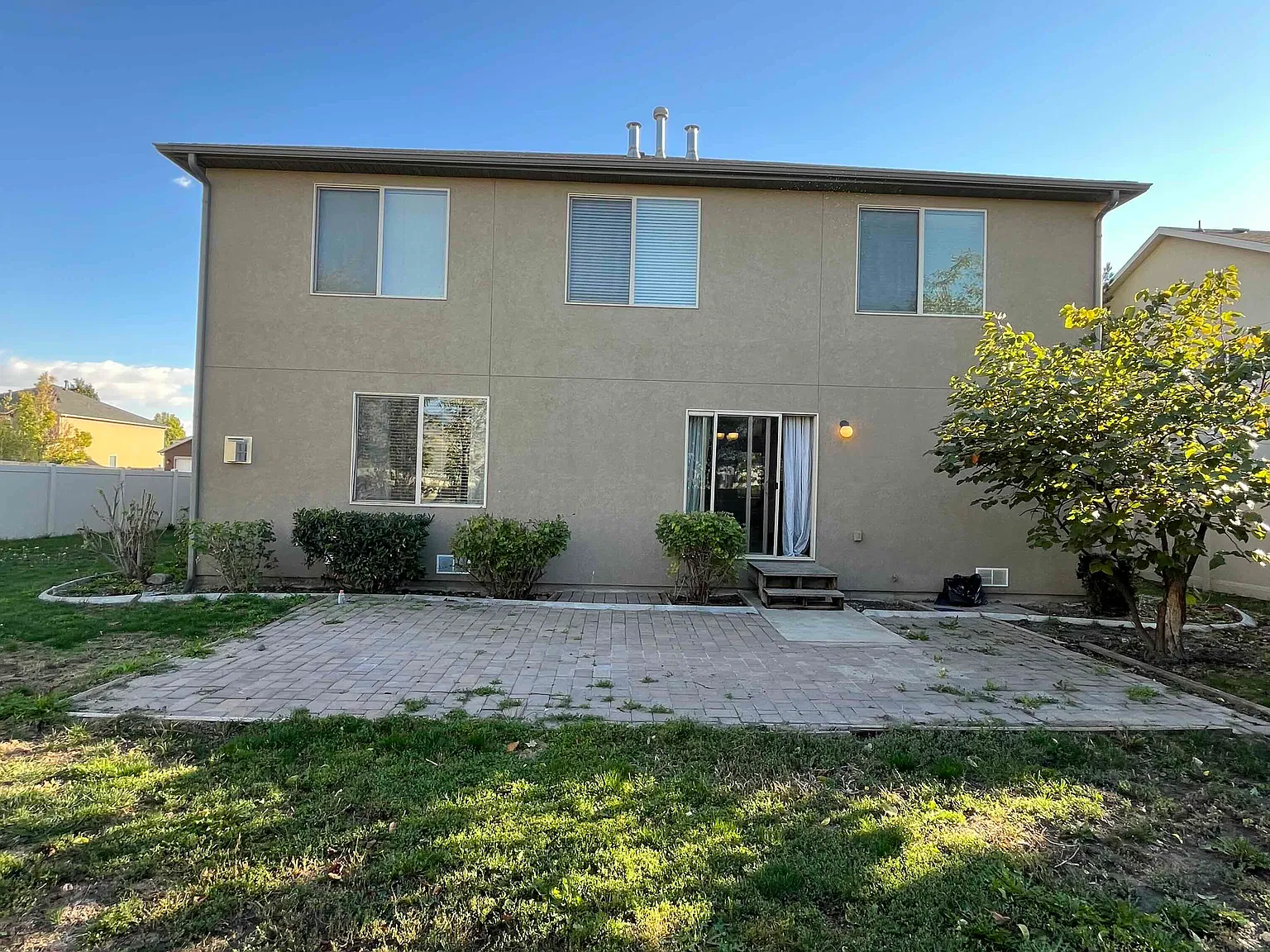 3 bed, 3194 sqft, $2,800 — Photo 2