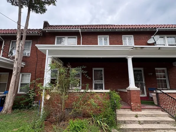 2042 Zarker St, Harrisburg, PA 17104