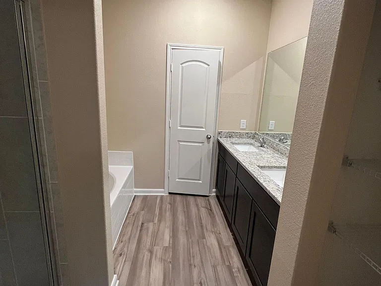 306 Turquoise Ln — Photo 4