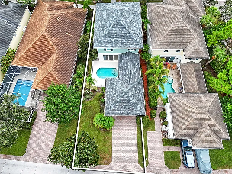 303 Caravelle Dr — Photo 65