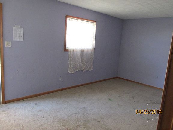 5th image of 306 W Armstrong St