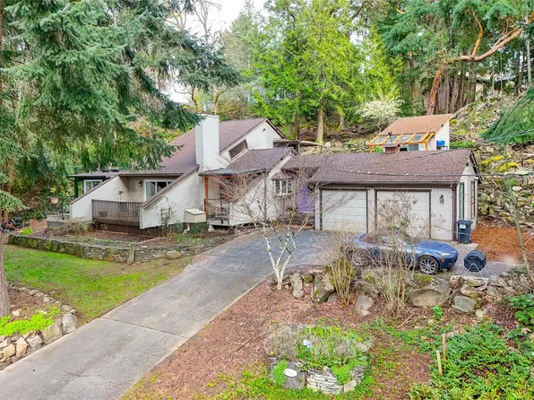 10912 Boas Rd, North Saanich, BC V8L 5J1