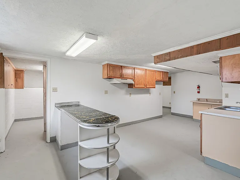 1315 E Red Bud Rd — Photo 24