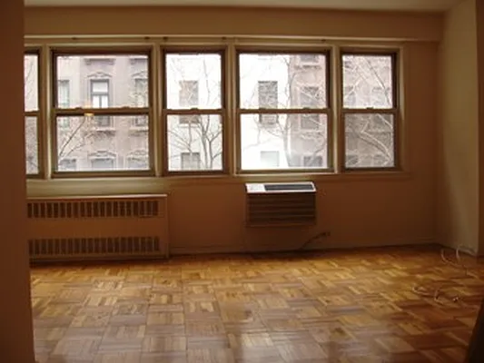 Rented by City Connections Realty | media 6