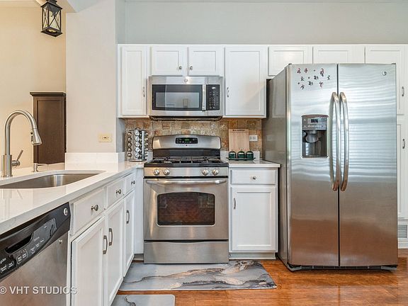 3rd image of 3043 Anton Dr