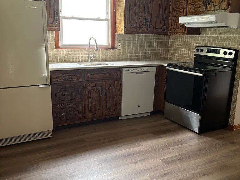 6 Daniel Ct #A — Photo 1