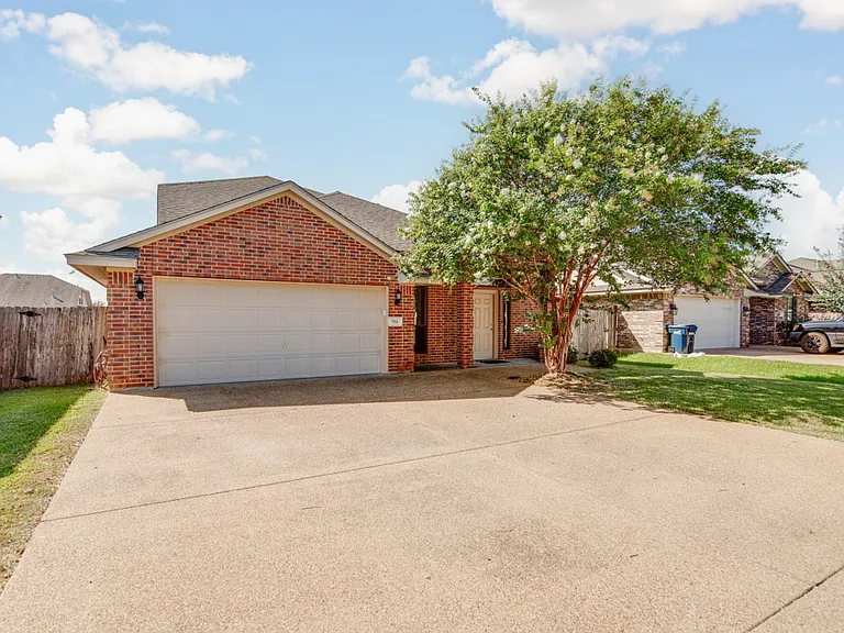 914 Dove Landing Ave — Photo 2