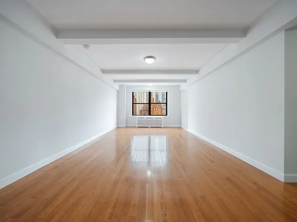 400 East 58th Street image 1 of 16