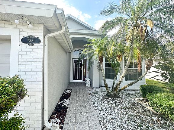 3rd image of 7831 Citrus Creek Dr