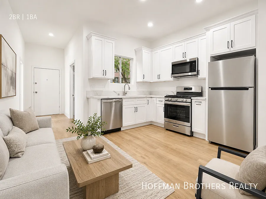 2159 W Washington Blvd Los Angeles, CA 90018 — Photo 2