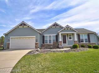 13689 Pearwood Dr, Dewitt, MI 48820