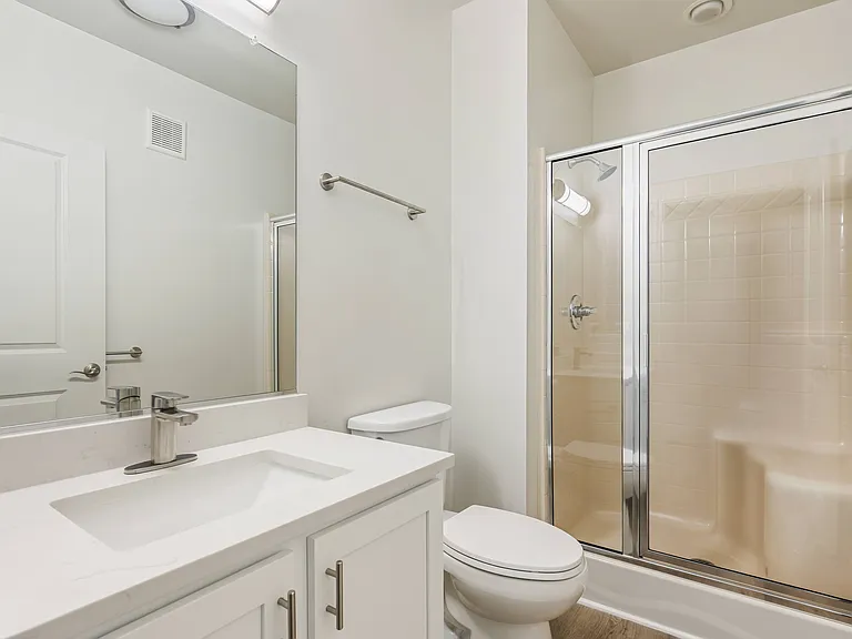 River House Apartments — Photo 14
