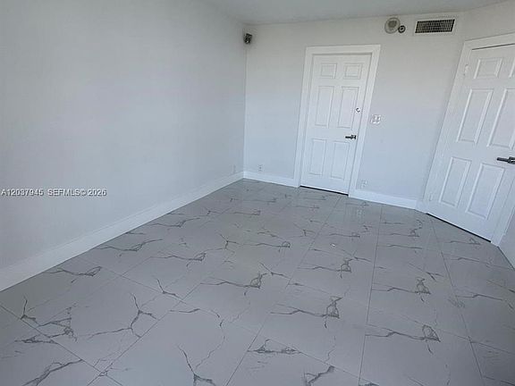 2nd image of 3530 Mystic Pointe Dr APT 3208