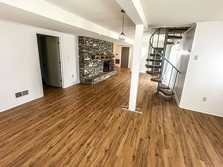 713 Tenikat St — Photo 27