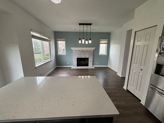 4th image of 473 W Savoy Dr