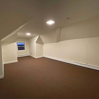 4th image of 363 W 261st St #4