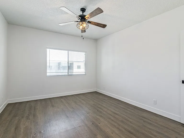 The Shorewood Apartments — Photo 72