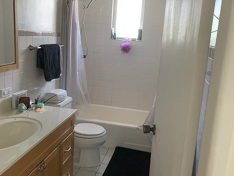 2111 Livingston St — Photo 14