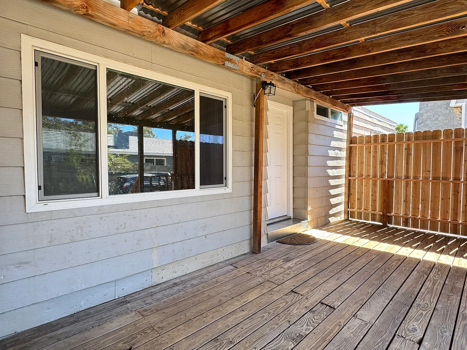 2 bed, 850 sqft, $2,000 — Photo 2