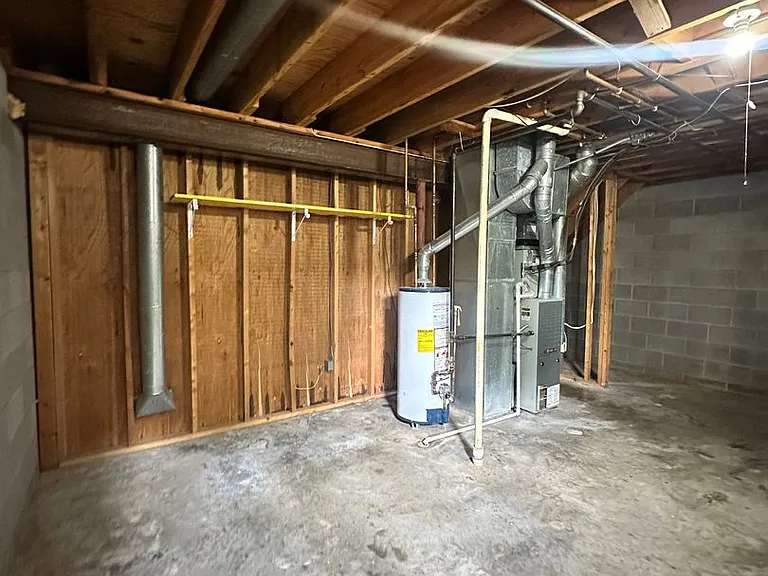 1707 E Walnut Lawn St — Photo 13