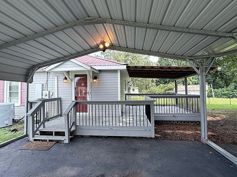 1547 N Piedmont Ave — Photo 3